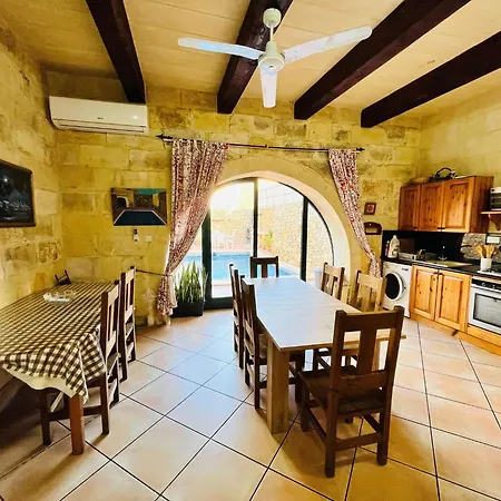 4 Bedroom With Private Pool In Gozo Feriehus