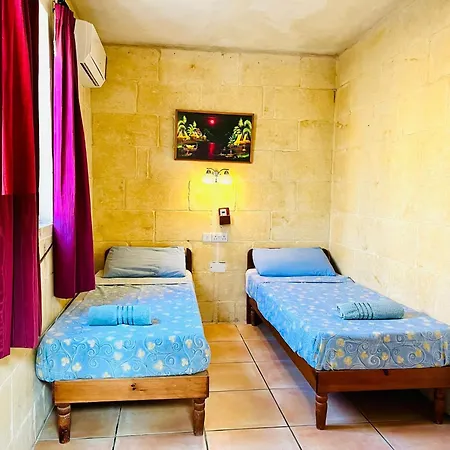 Сasa de vacaciones 4 Bedroom With Private Pool In Gozo