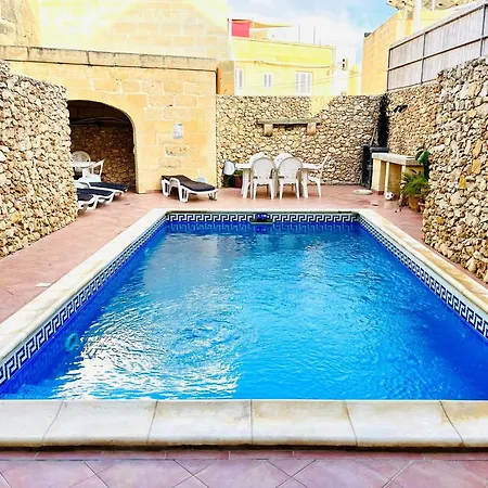 Сasa de vacaciones 4 Bedroom With Private Pool In Gozo Xagħra