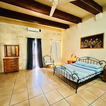 4 Bedroom With Private Pool In Gozo * 沙拉