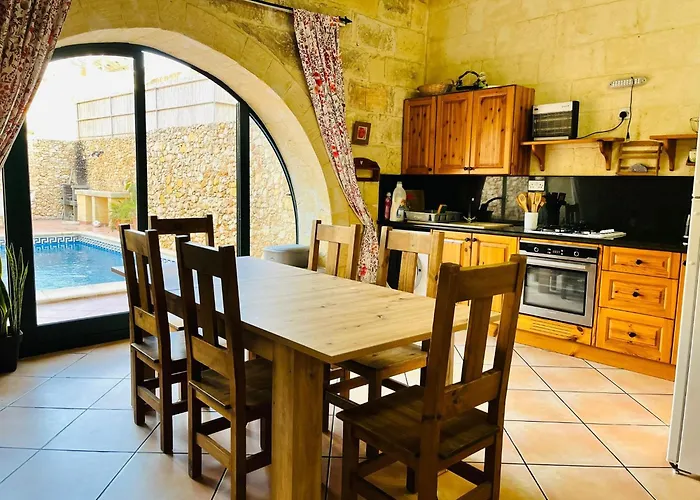 4 Bedroom With Private Pool In Gozo Casa vacanze *