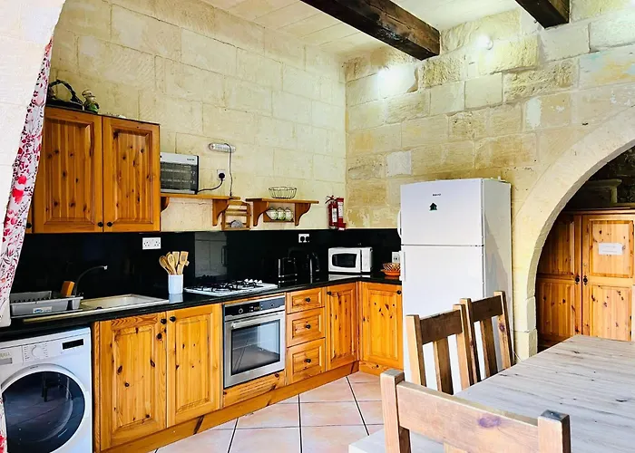 4 Bedroom With Private Pool In Gozo Casa vacanze *