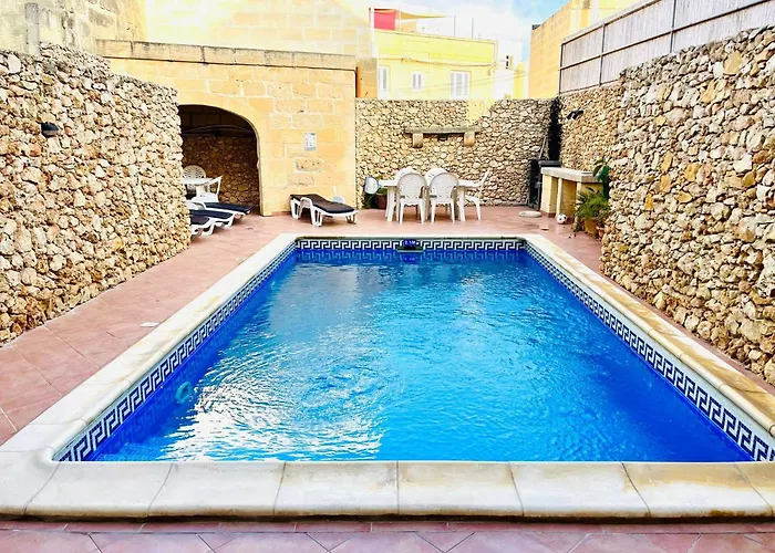 Casa vacanze 4 Bedroom With Private Pool In Gozo Xagħra