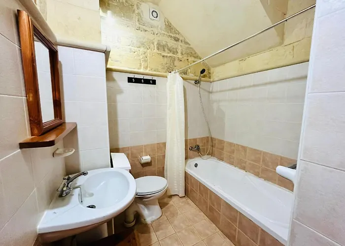 4 Bedroom With Private Pool In Gozo Xagħra